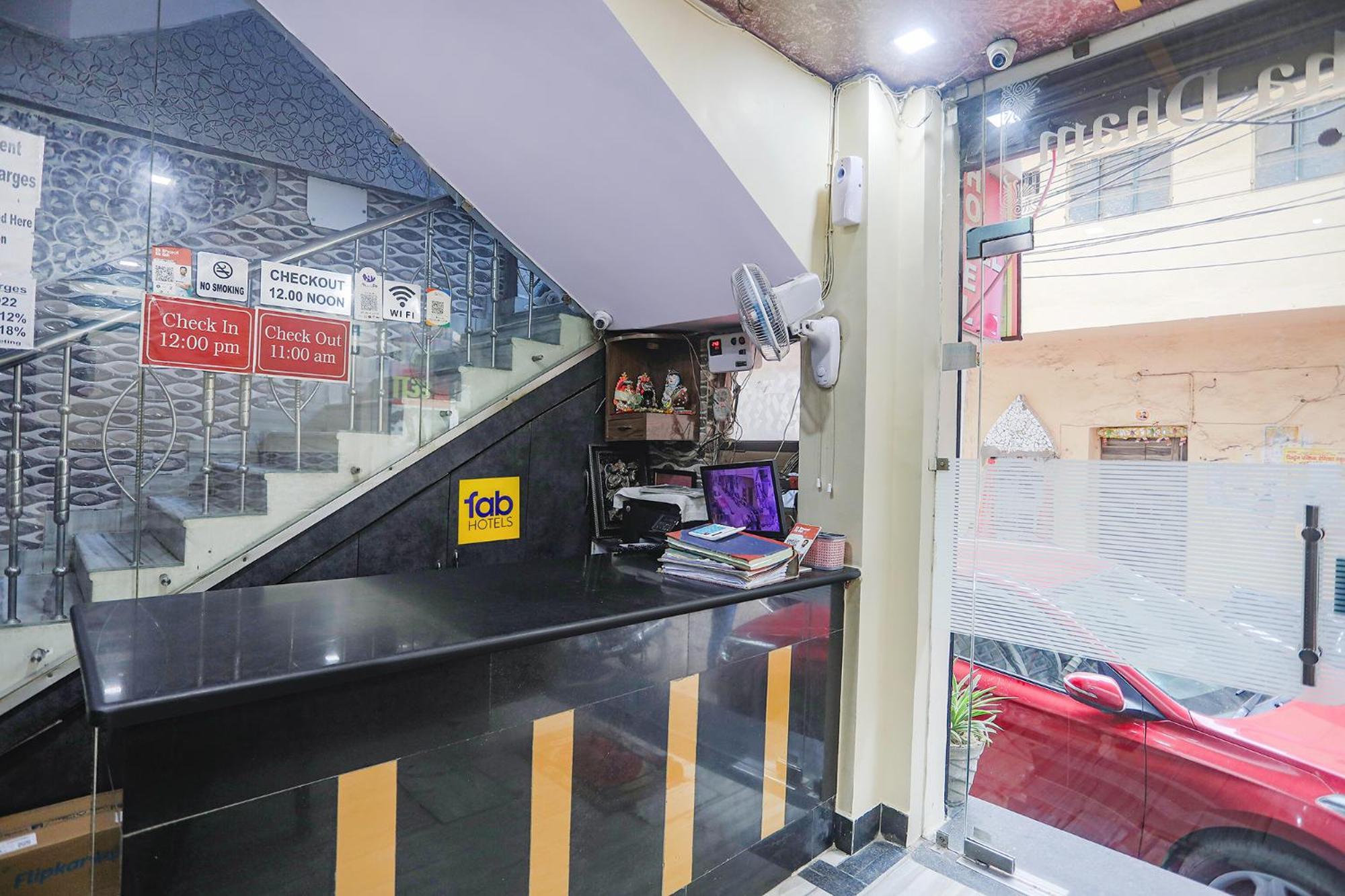Oyo 69930坎哈达姆酒店 坎普尔 外观 照片